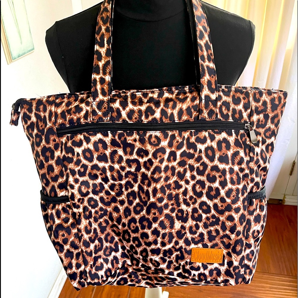🐅Animal print bag roomy & light weight